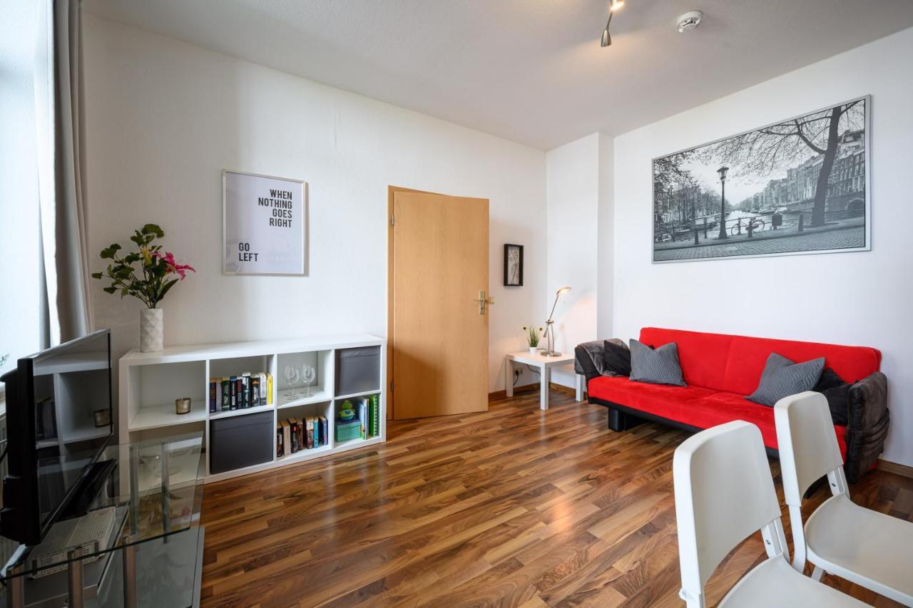 Helle Wohnung In Sudenburg Mit Balkon - Wlan, 4 Schlafplaetze Magdeburg Ngoại thất bức ảnh