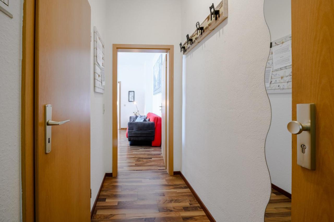 Helle Wohnung In Sudenburg Mit Balkon - Wlan, 4 Schlafplaetze Magdeburg Ngoại thất bức ảnh