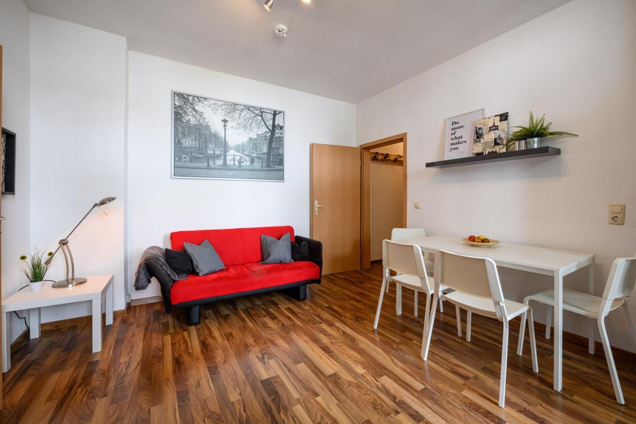 Helle Wohnung In Sudenburg Mit Balkon - Wlan, 4 Schlafplaetze Magdeburg Ngoại thất bức ảnh