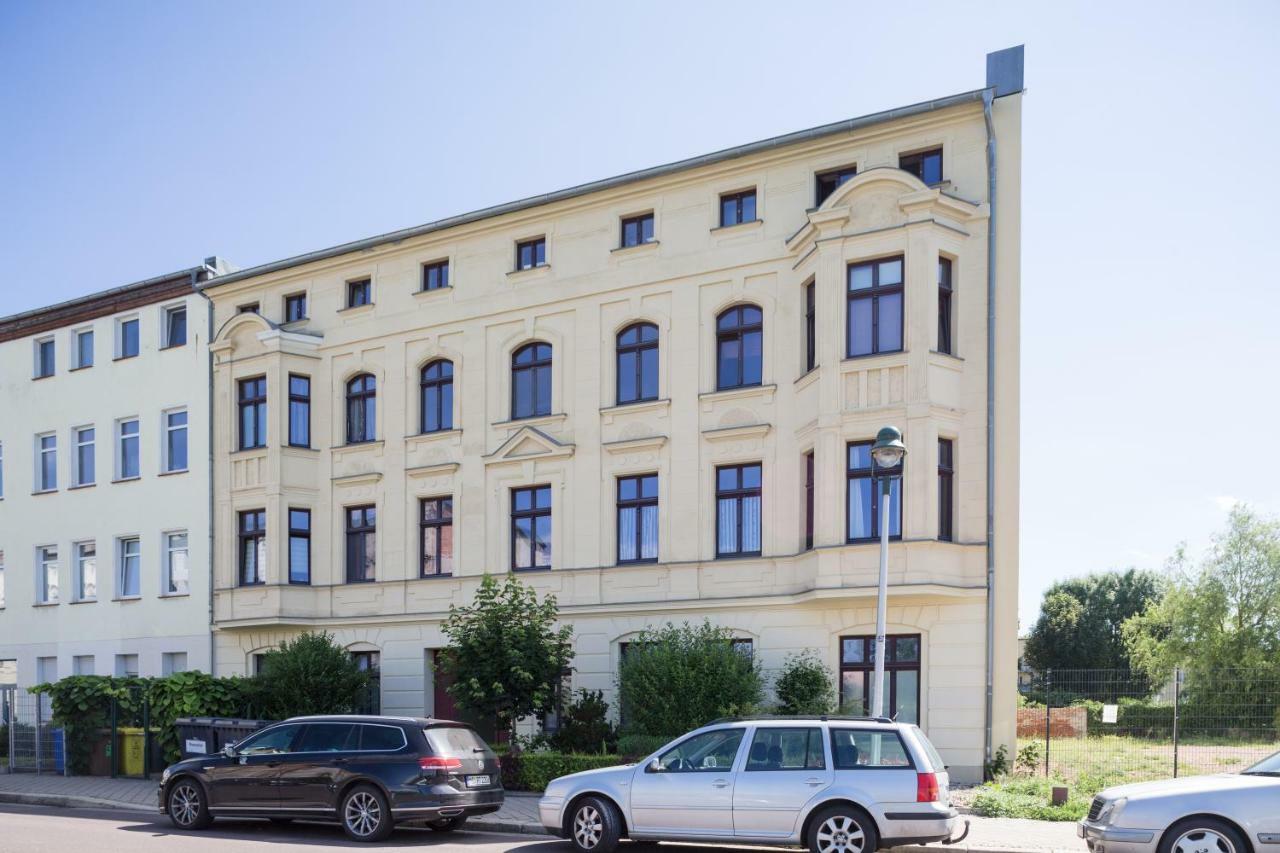 Helle Wohnung In Sudenburg Mit Balkon - Wlan, 4 Schlafplaetze Magdeburg Ngoại thất bức ảnh